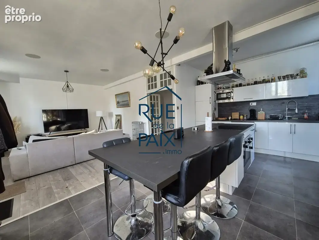 Maison 8 pièces 196 m² à vendre à Loudun (86200) - photo 5
