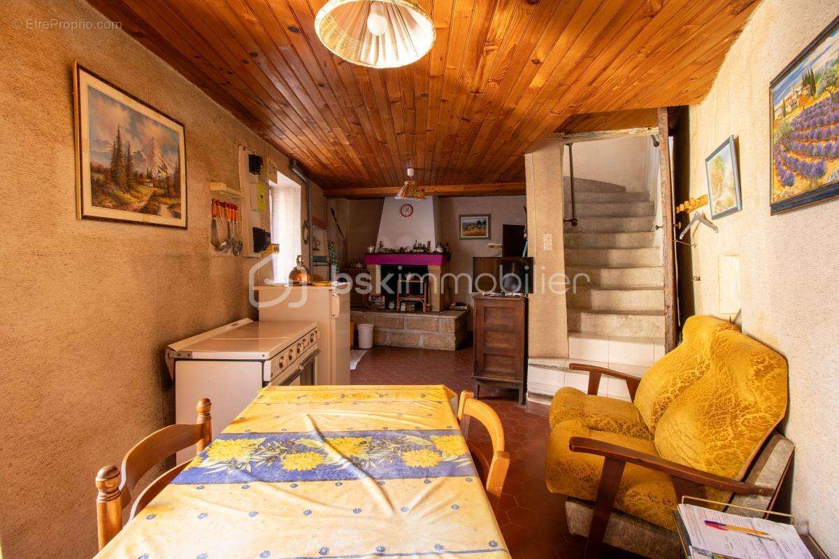 Maison de village sur 3 niveaux - photo 8