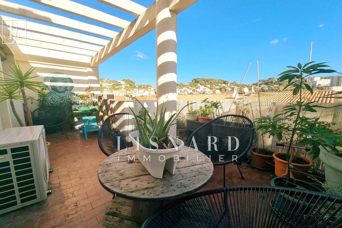 Appartement à VALLAURIS