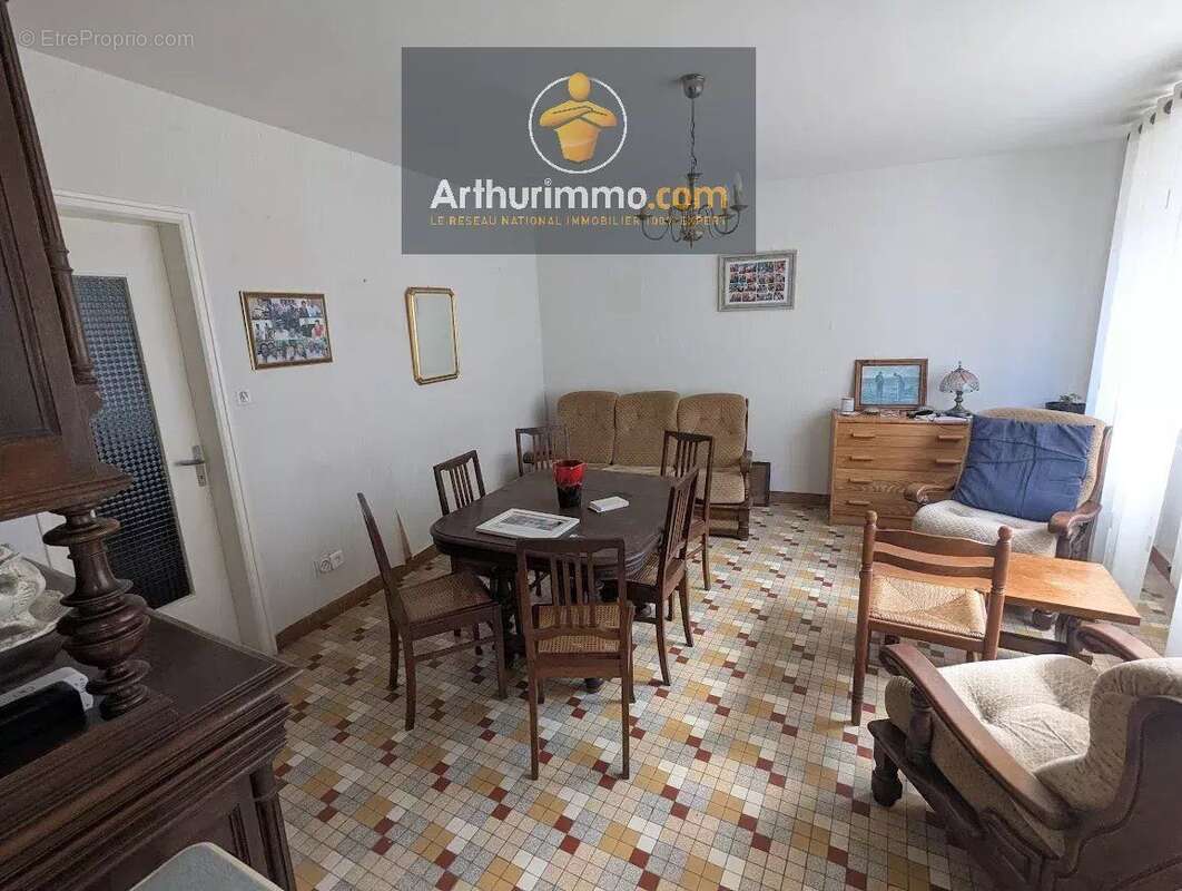 Maison à SAINT-SERVANT