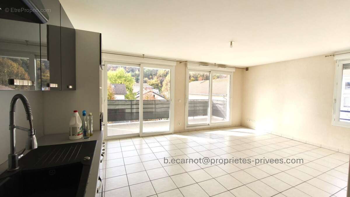 Appartement à VARCES-ALLIERES-ET-RISSET