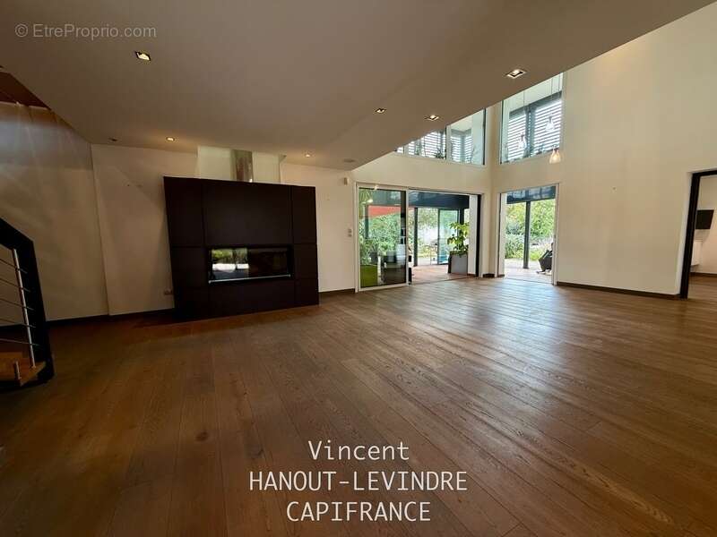 Maison à vendre 9 pièces BAZOGES EN PAILLERS (85) - photo 32
