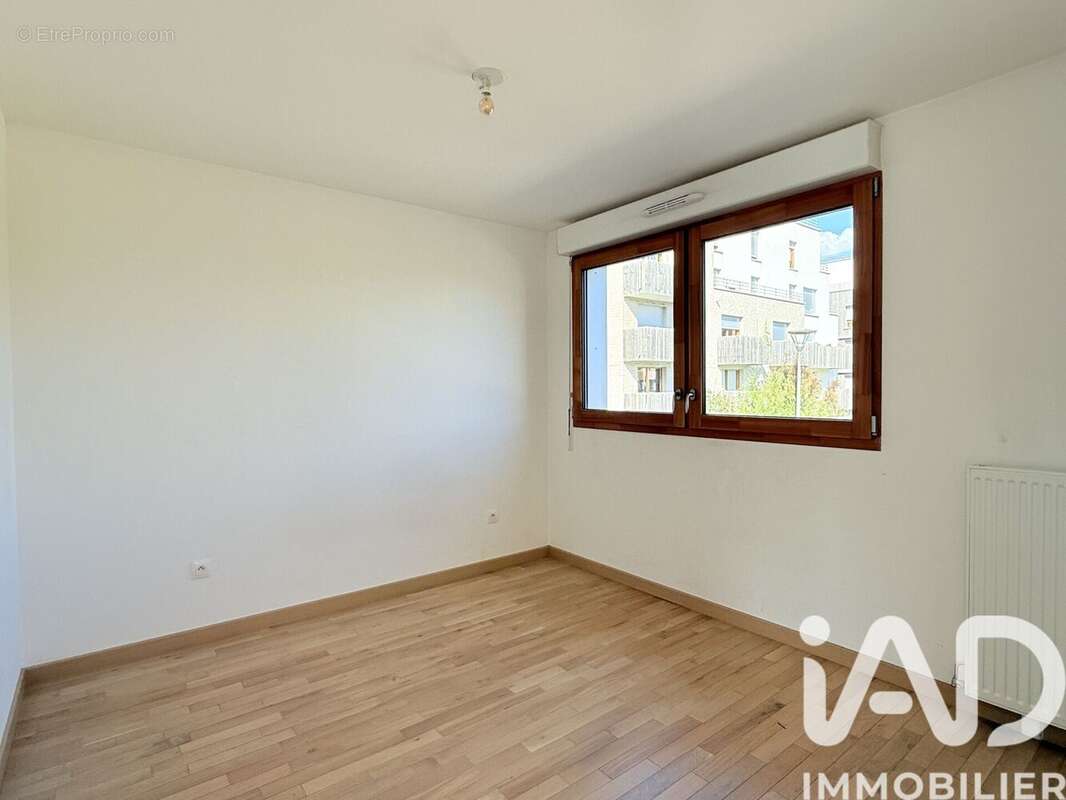 Photo 7 - Appartement à BUSSY-SAINT-GEORGES