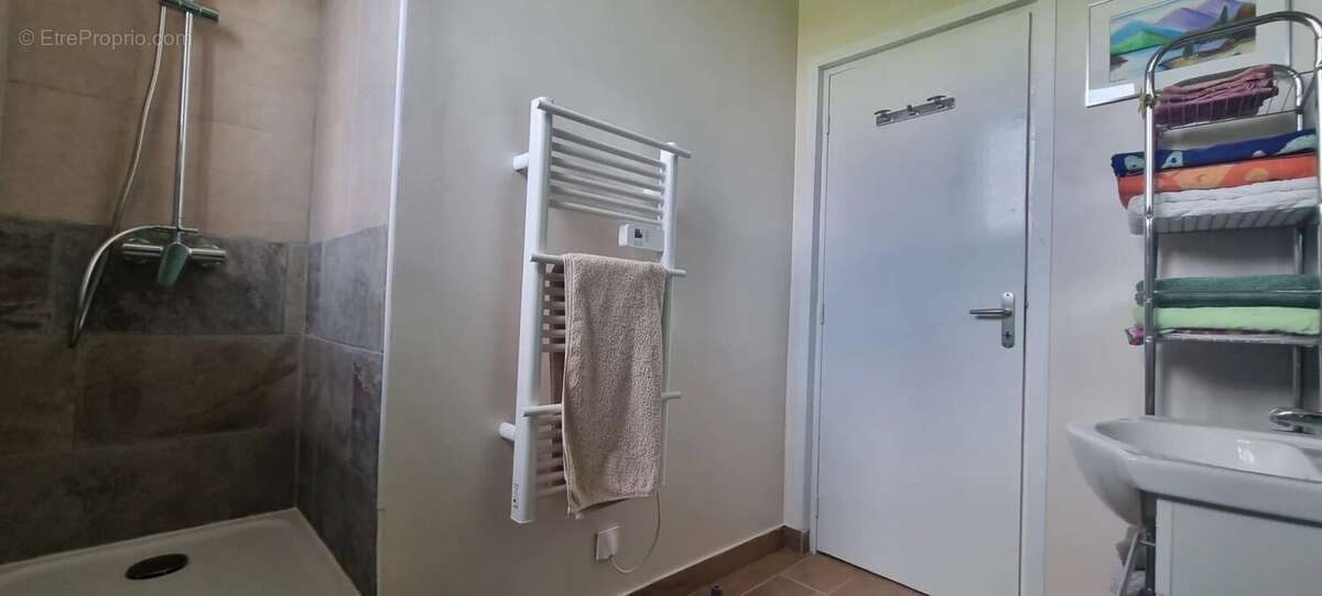 Maison à CASTELNAU-MONTRATIER