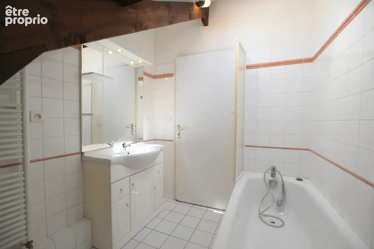 À Avallon, vaste propriété de charme avec parc arboré et potentiel familial ou locatif - photo 23