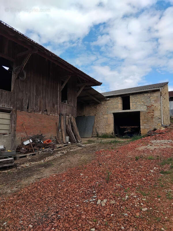 Petite dépendance - Maison à VILLOTTE-DEVANT-LOUPPY