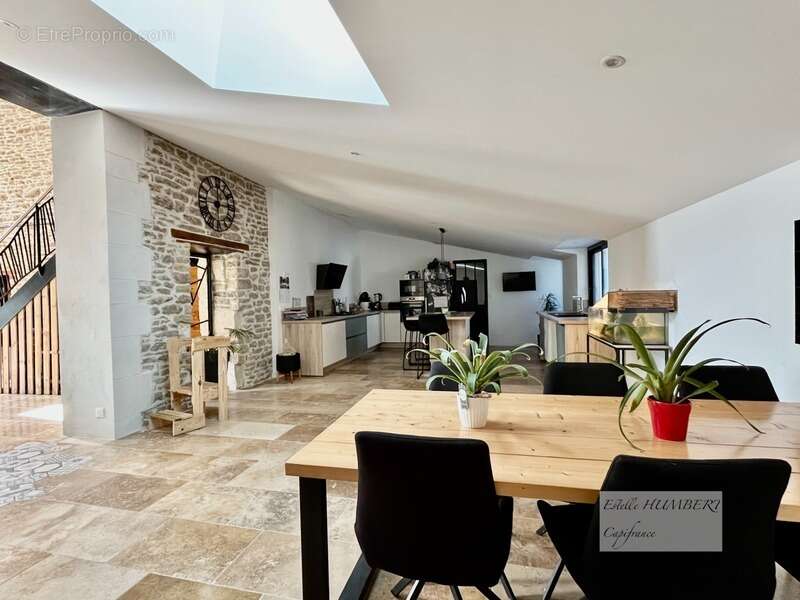Maison à SAINT-GERMAIN-DE-MARENCENNES