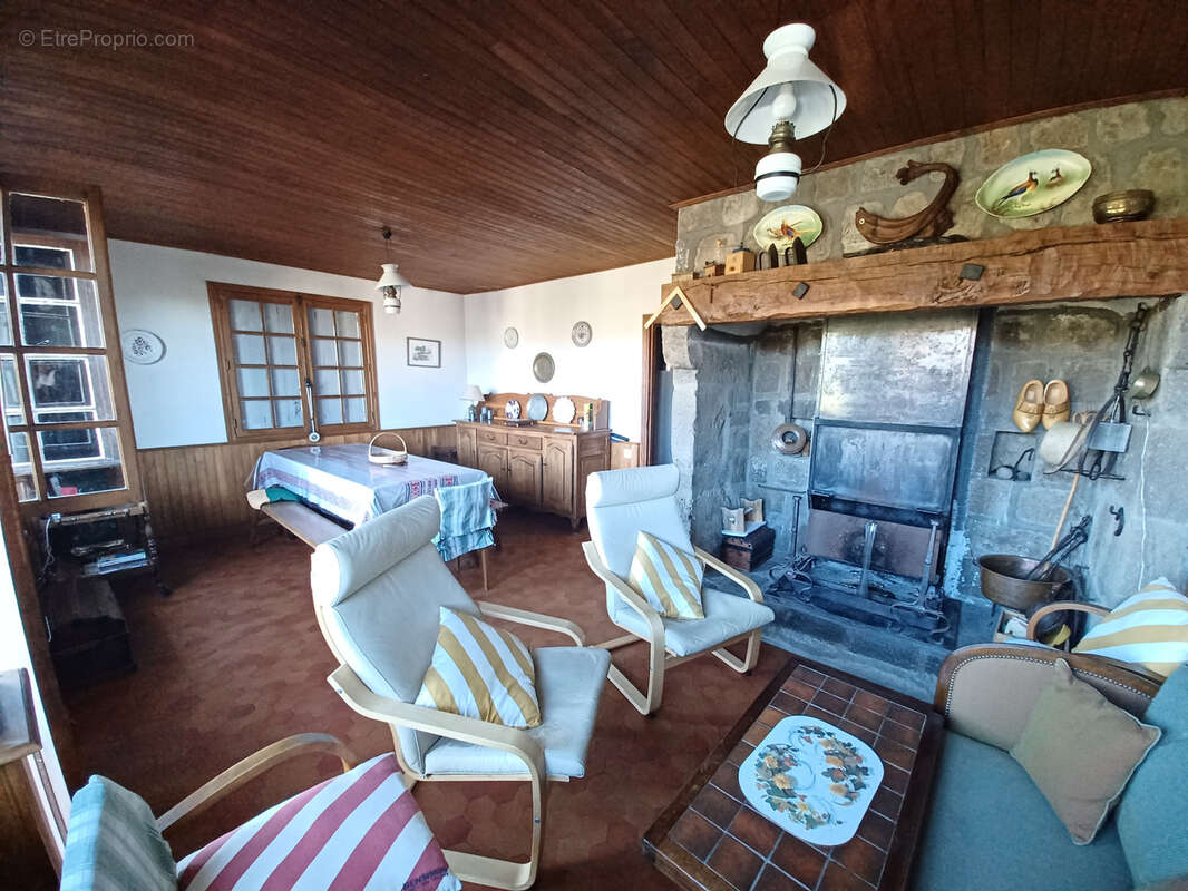 Maison à PLEAUX