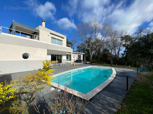 Maison à SAINT-JEAN-DE-CRIEULON