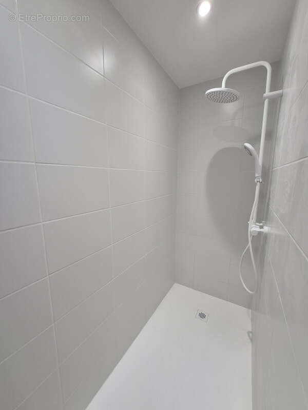 Maison 200 m2   4 chambres   Dépendances   Terrain 818 m2 - photo 15