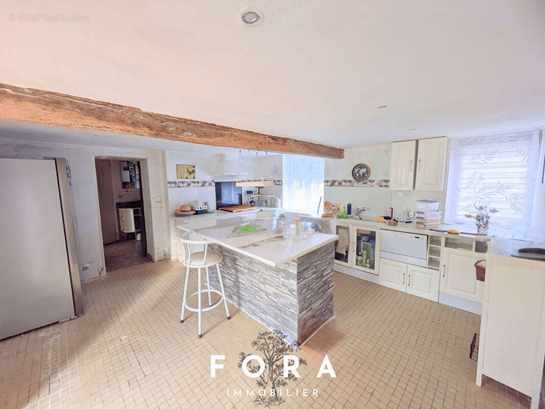 Maison à LA SELLE-LA-FORGE