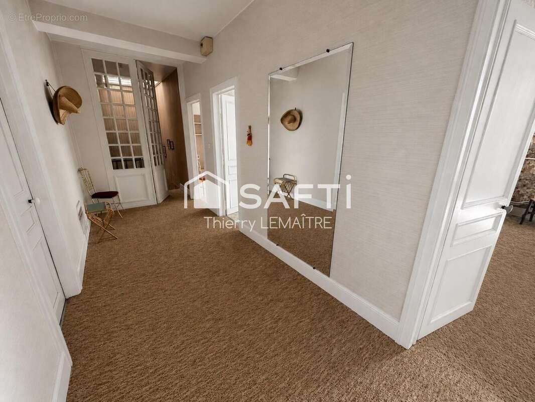 Maison 314 m² à Calais  - photo 4