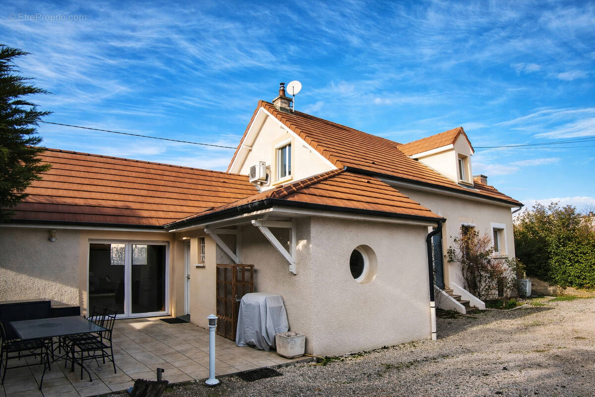 Maison à CHENOVE