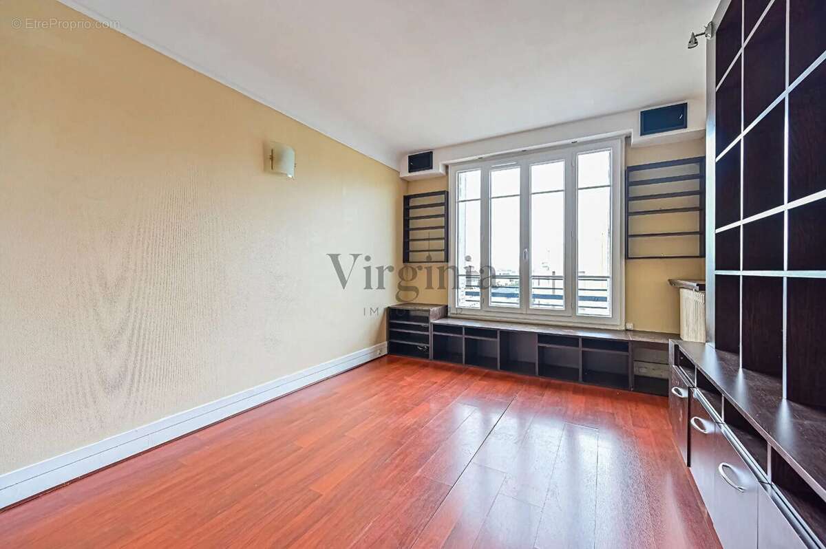 Appartement à CHARENTON-LE-PONT