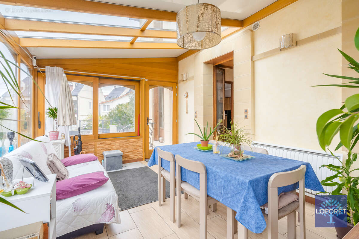 Maison à LES PAVILLONS-SOUS-BOIS