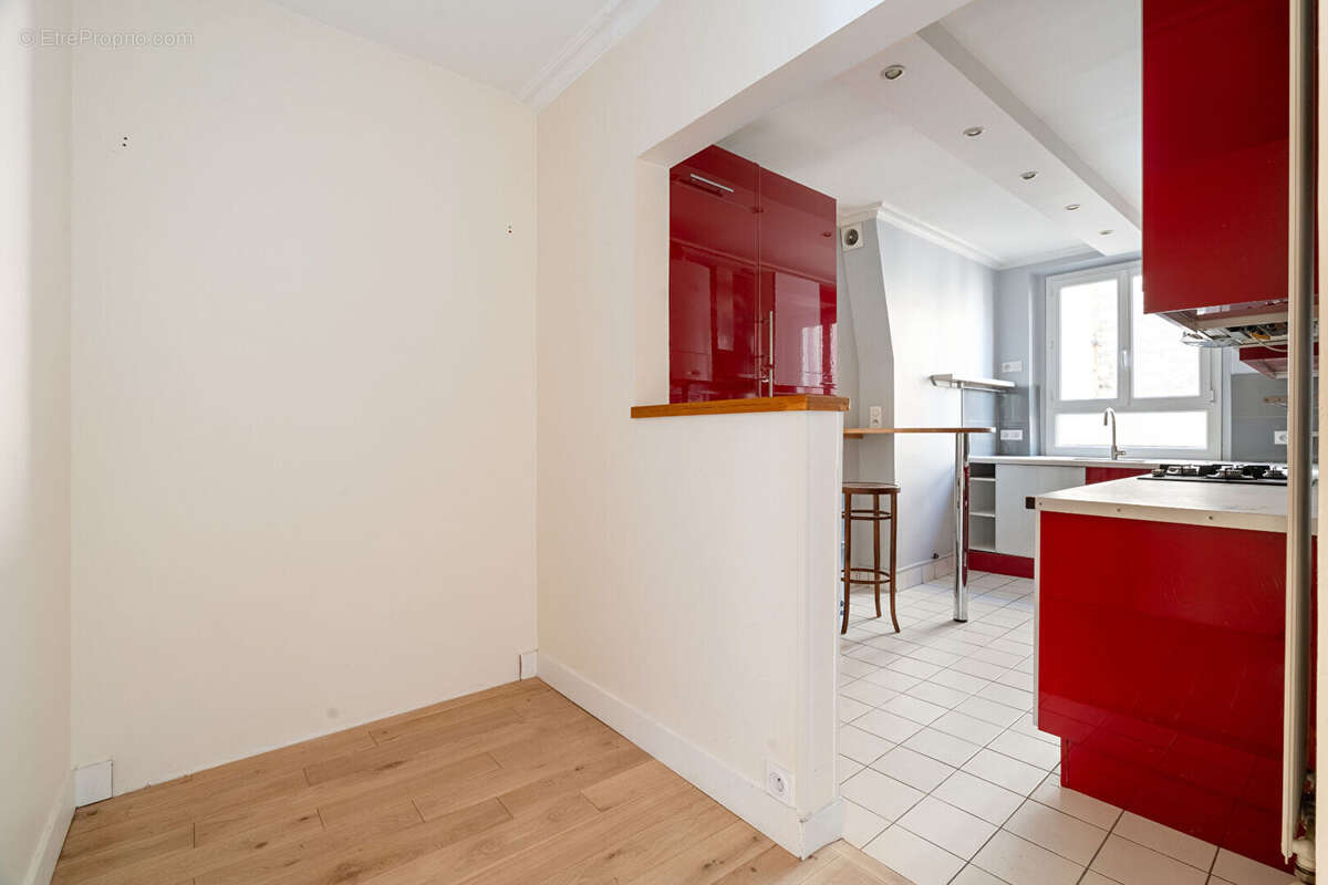 Appartement à PARIS-17E