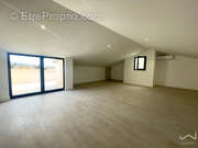 Appartement à SAINTE-CECILE-LES-VIGNES