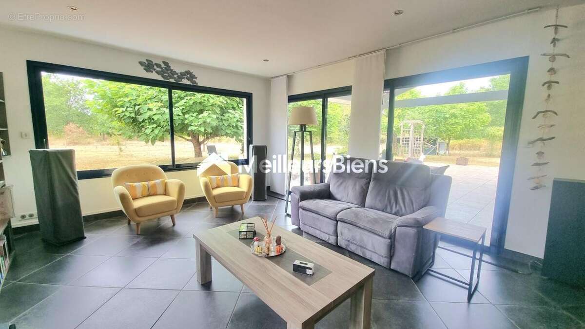 Maison 120 m² 3 chambres, sur un terrain de 1460 m², garage - photo 2