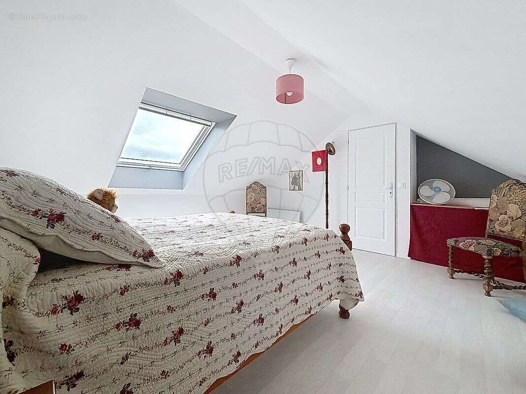 Maison à VILLETHIERRY