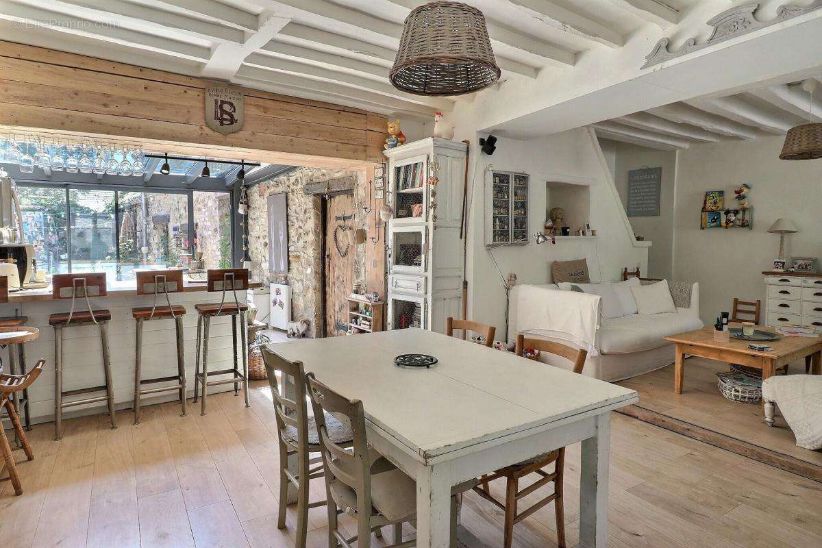 Maison à SAINT-NOM-LA-BRETECHE