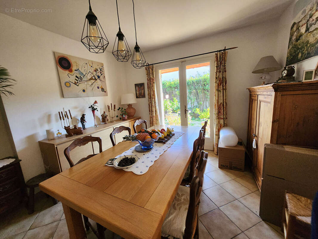 Maison à PERNES-LES-FONTAINES