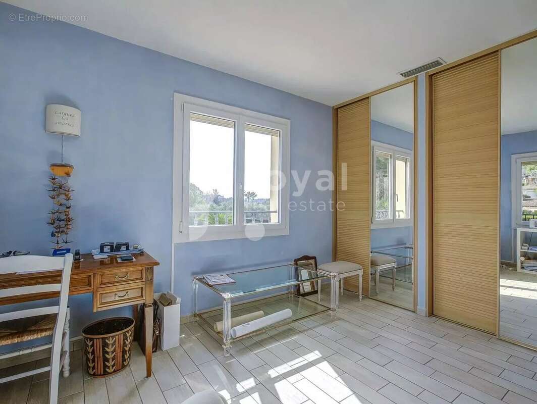 Maison à MOUGINS
