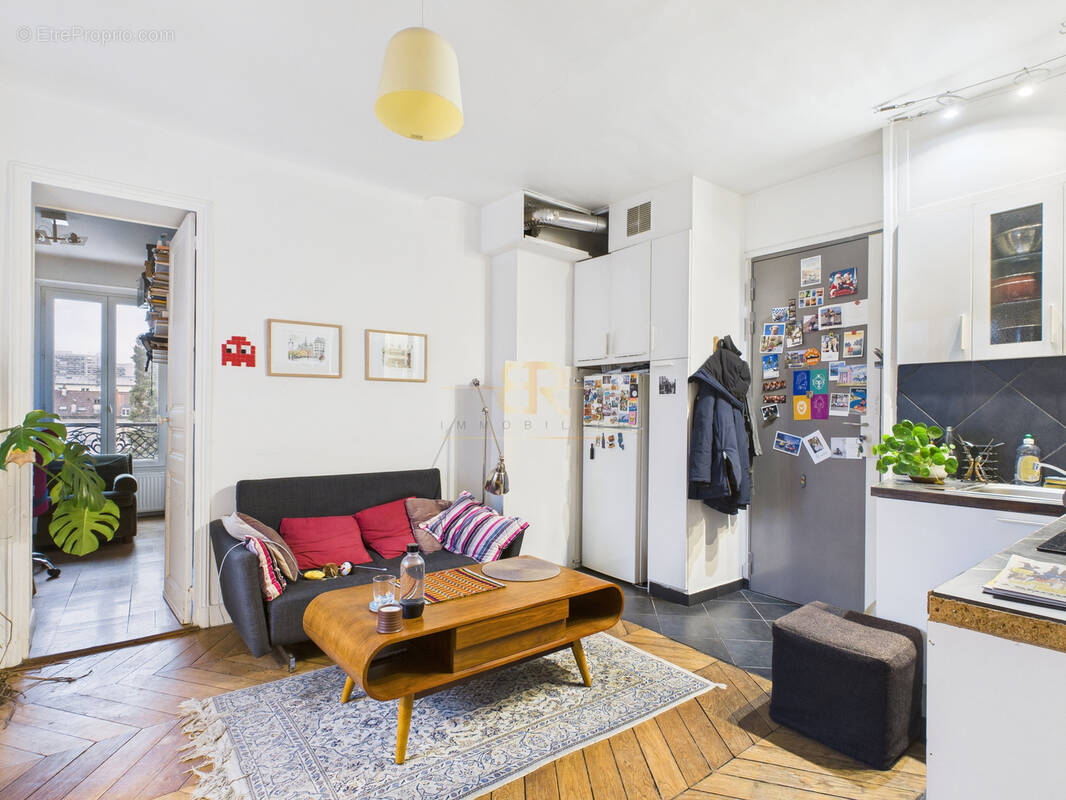 Appartement à PARIS-14E