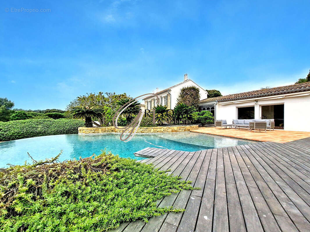 Maison à SIX-FOURS-LES-PLAGES
