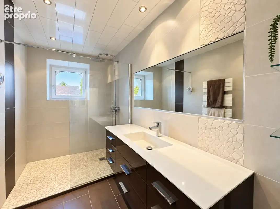Aucun travaux à prévoir   Une maison familiale prête à vivre ! - photo 5