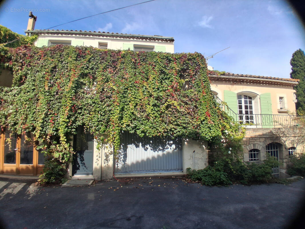 Maison à FONTVIEILLE