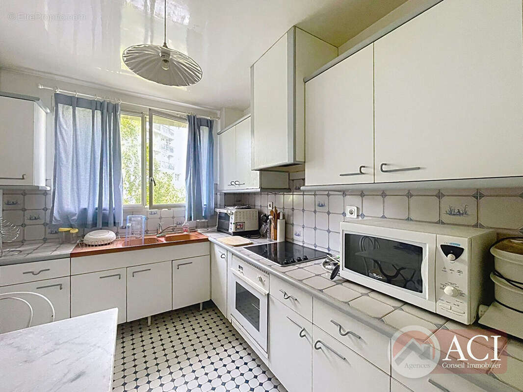 Appartement à VILLETANEUSE