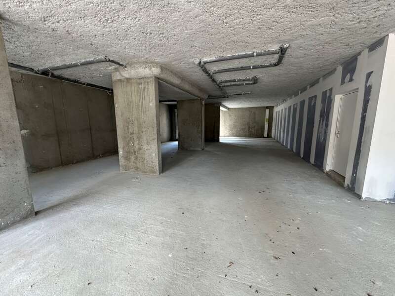 Commerce à SAINT-BONNET-DE-MURE