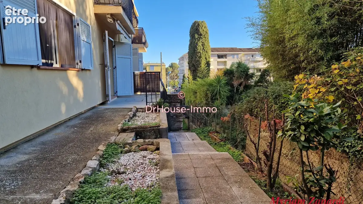 Appartement à MANDELIEU-LA-NAPOULE