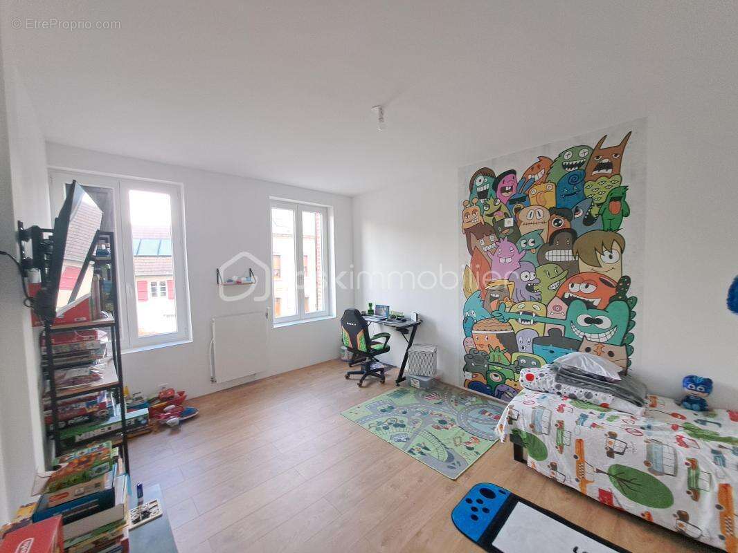 Maison renovee en briques avec entree sous porche et rentabilitee assuree - photo 16