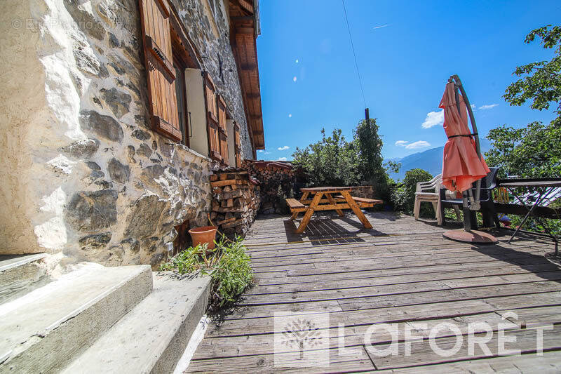 Appartement à PUY-SANIERES