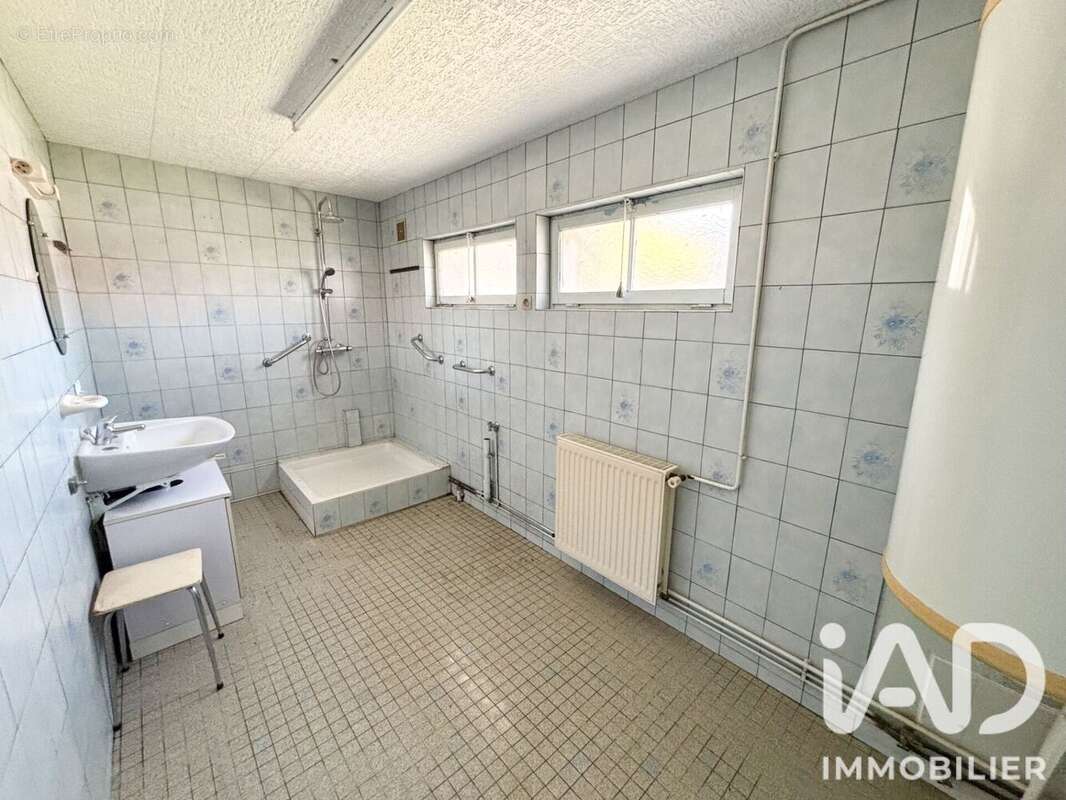 Maison 81 m² à Saint-Genou  - photo 8