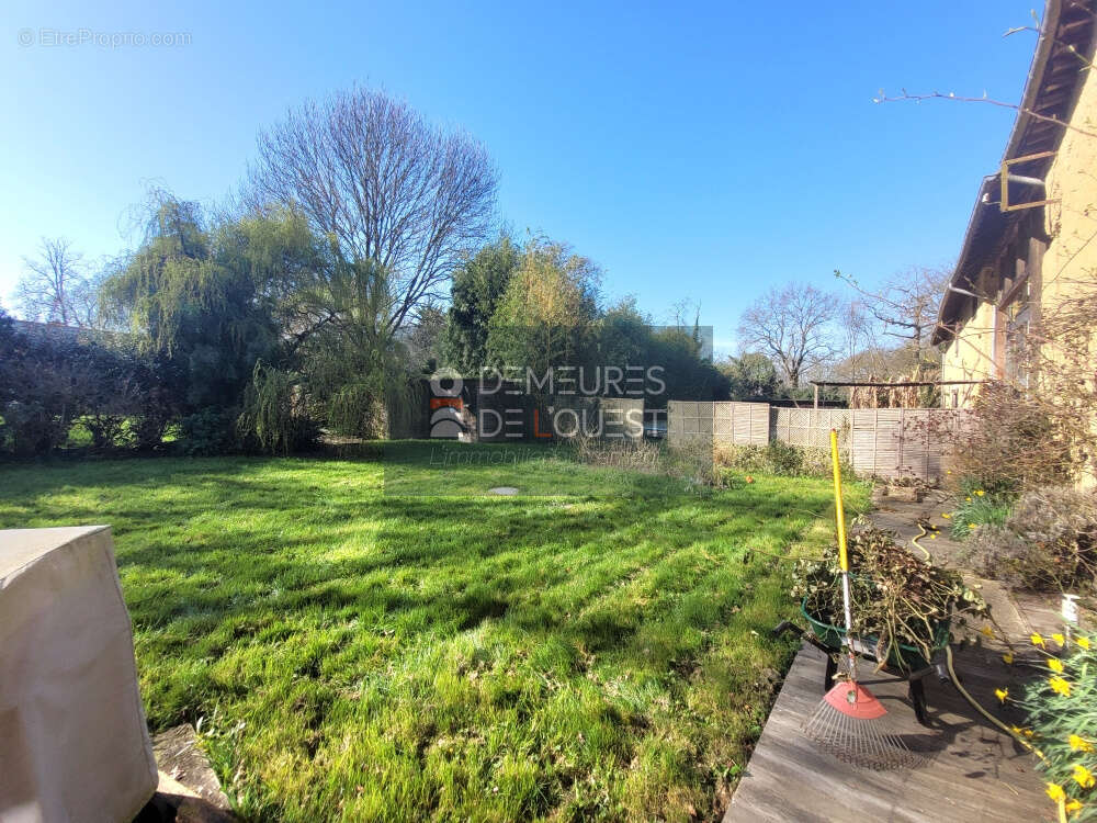 Maison de charme de 231 m2 entièrement rénovée avec goût à partir d'un corps de ferme - photo 6