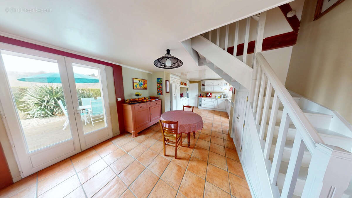Maison à MANNEVILLE-LA-RAOULT