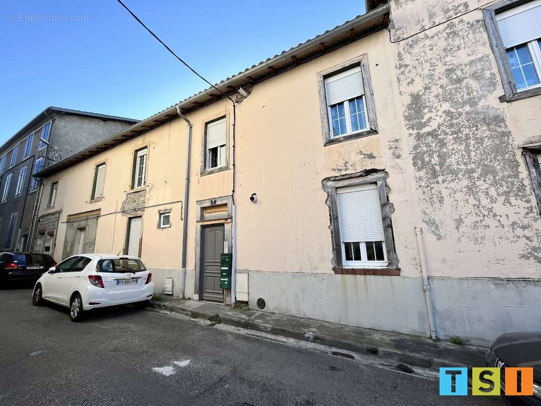 Maison à MONTREJEAU