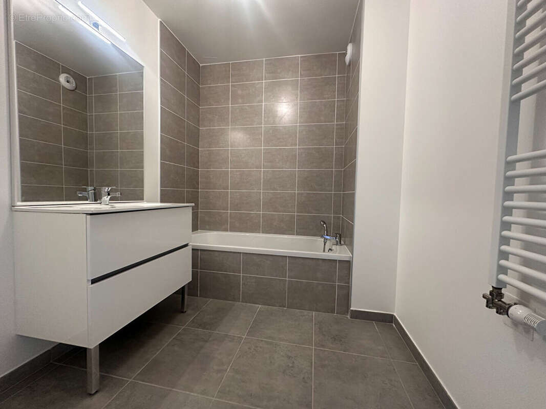 Appartement T4 de standing  77.33 m² - Dernier étage avec 3 terrasses  - Annemasse - photo 12