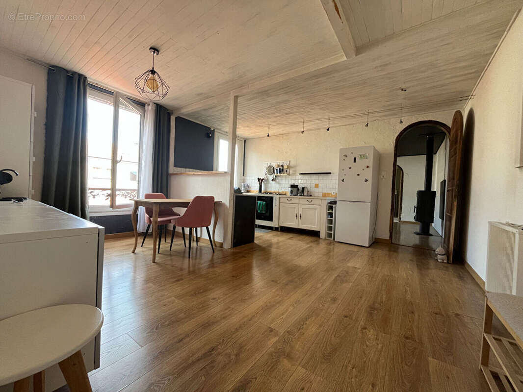 Appartement à LARAGNE-MONTEGLIN