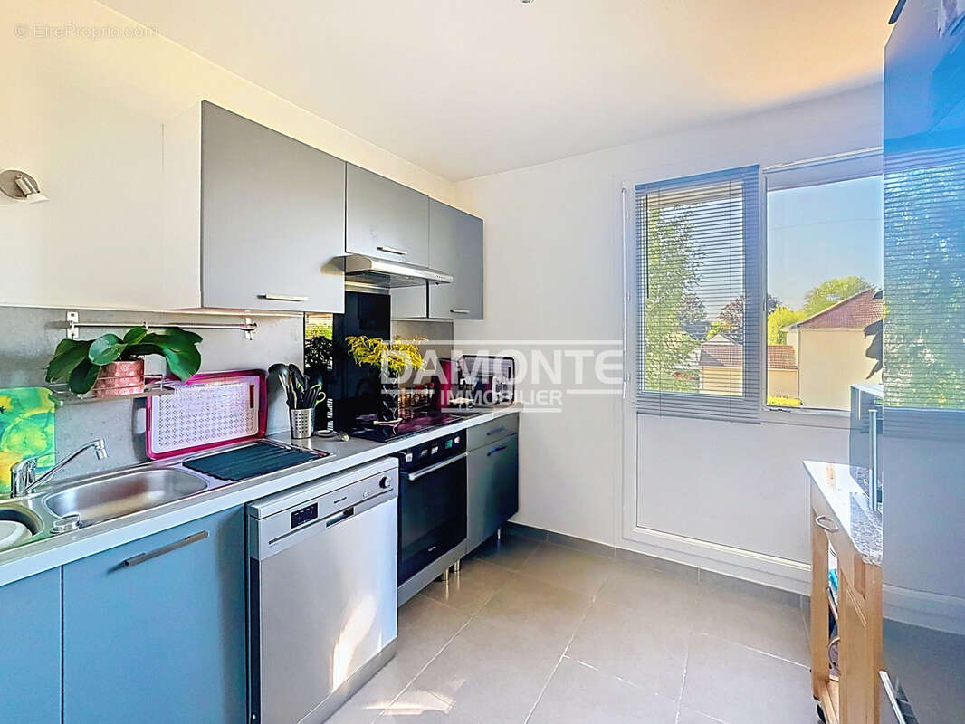 Appartement T2 - LA CHAPELLE ST LUC secteur Ferry-Fouchy - photo 2