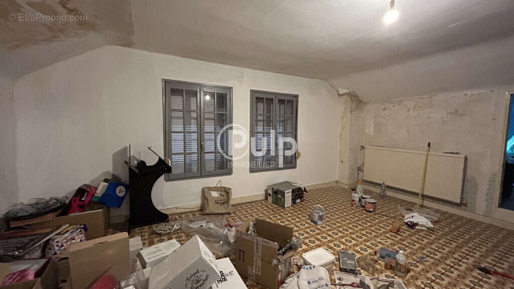 Commerce à MONTIGNY-EN-GOHELLE