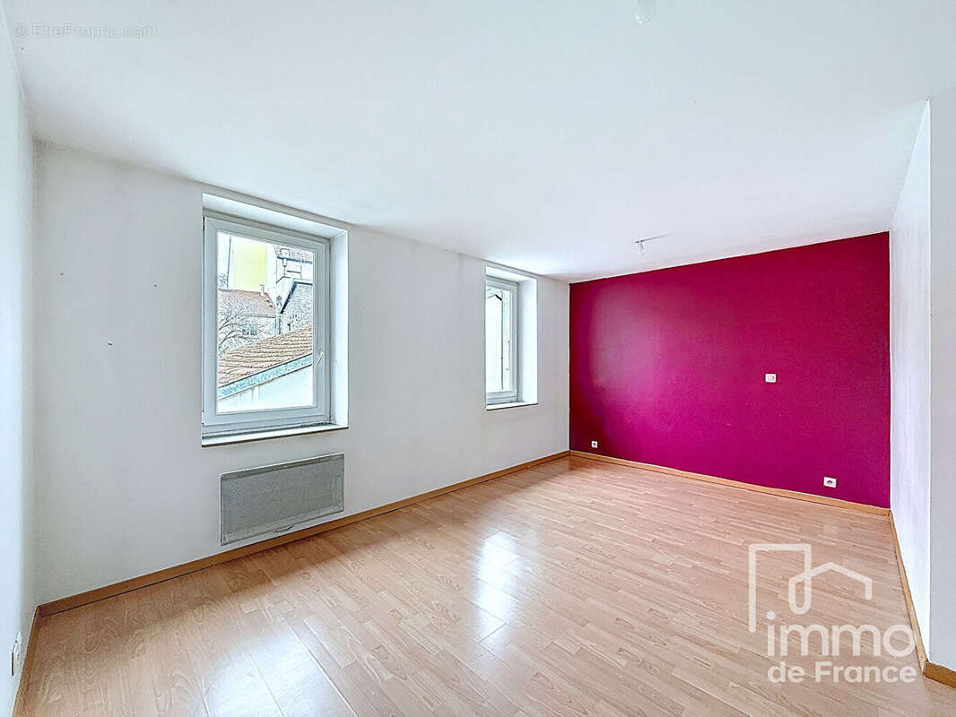 Appartement à BELLEGARDE-SUR-VALSERINE