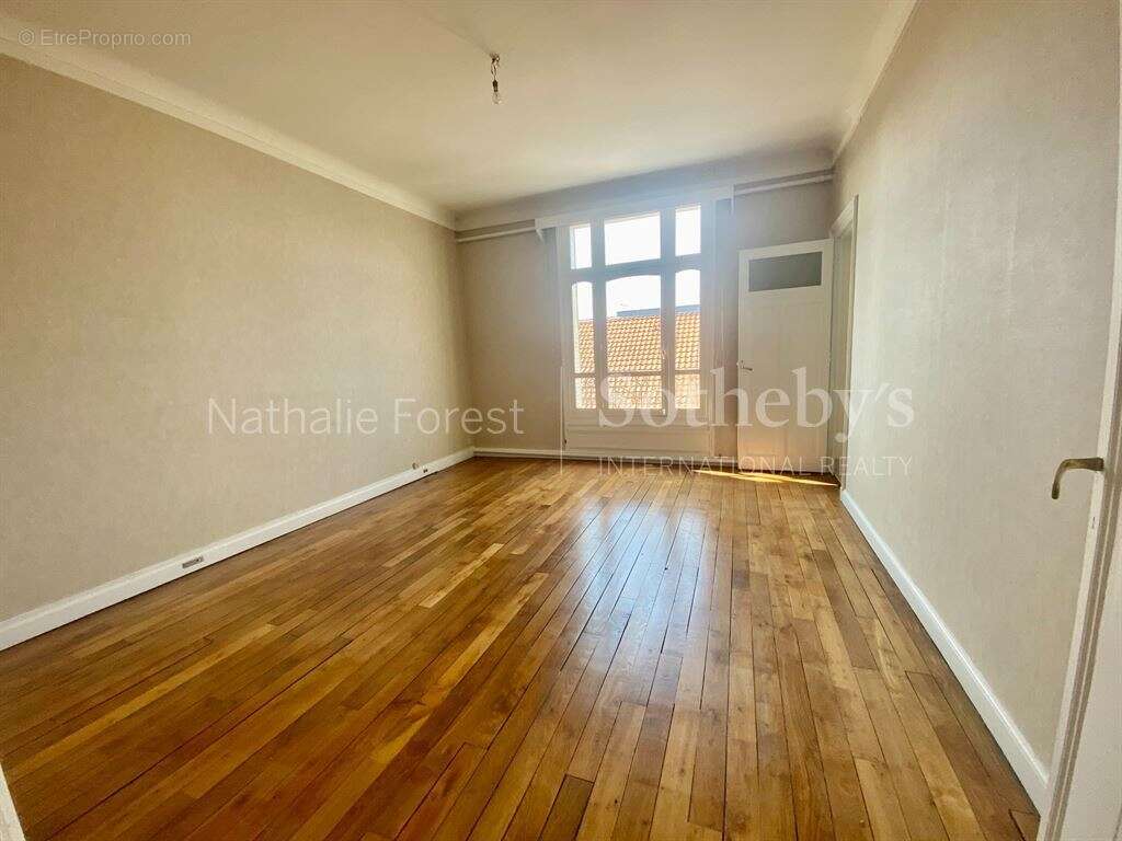 Appartement 225 m² à La Madeleine  - photo 11