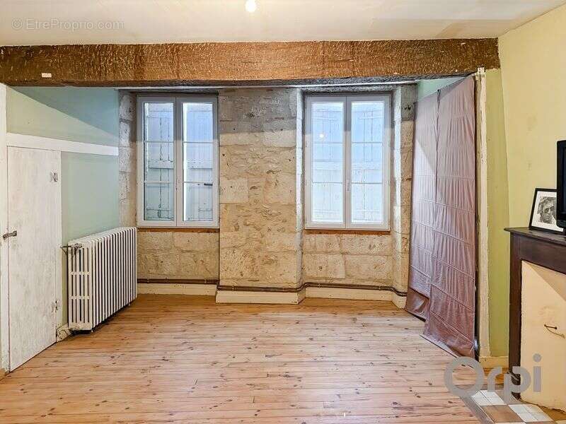 Centre historique de LECTOURE, maison de ville habitable avec petit extérieur à aménager - photo 12