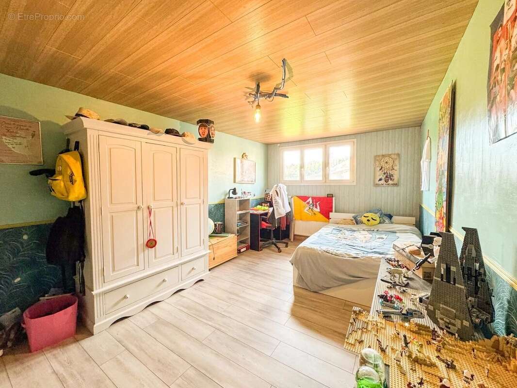 Maison à SAINT-BROINGT-LE-BOIS