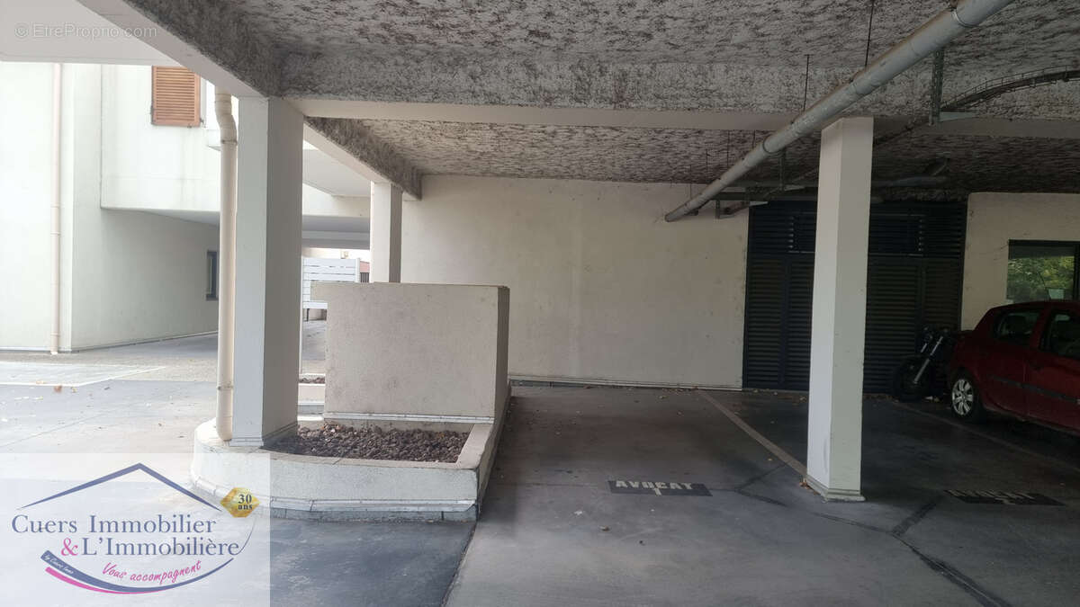 Commerce à SOLLIES-PONT