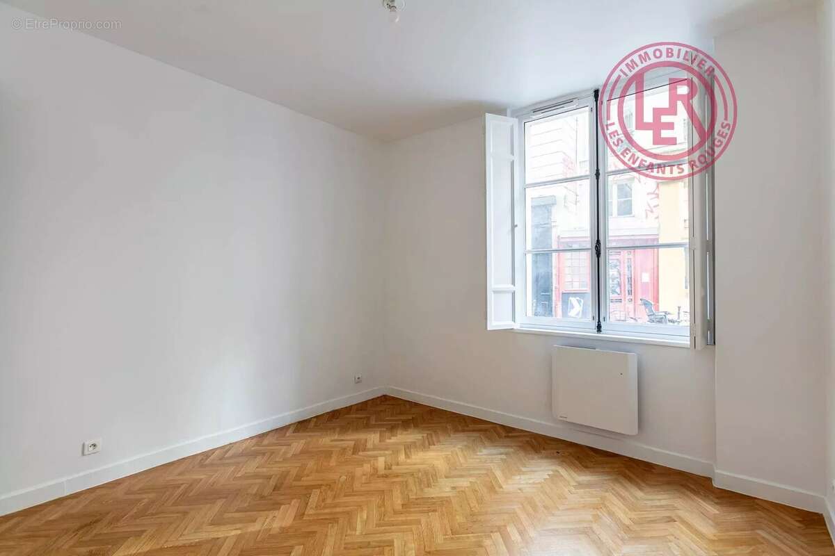 Appartement à PARIS-3E