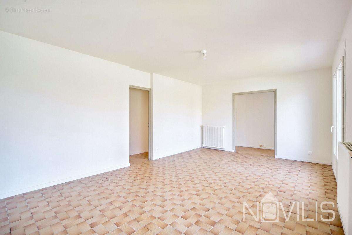 Maison à CASTELGINEST